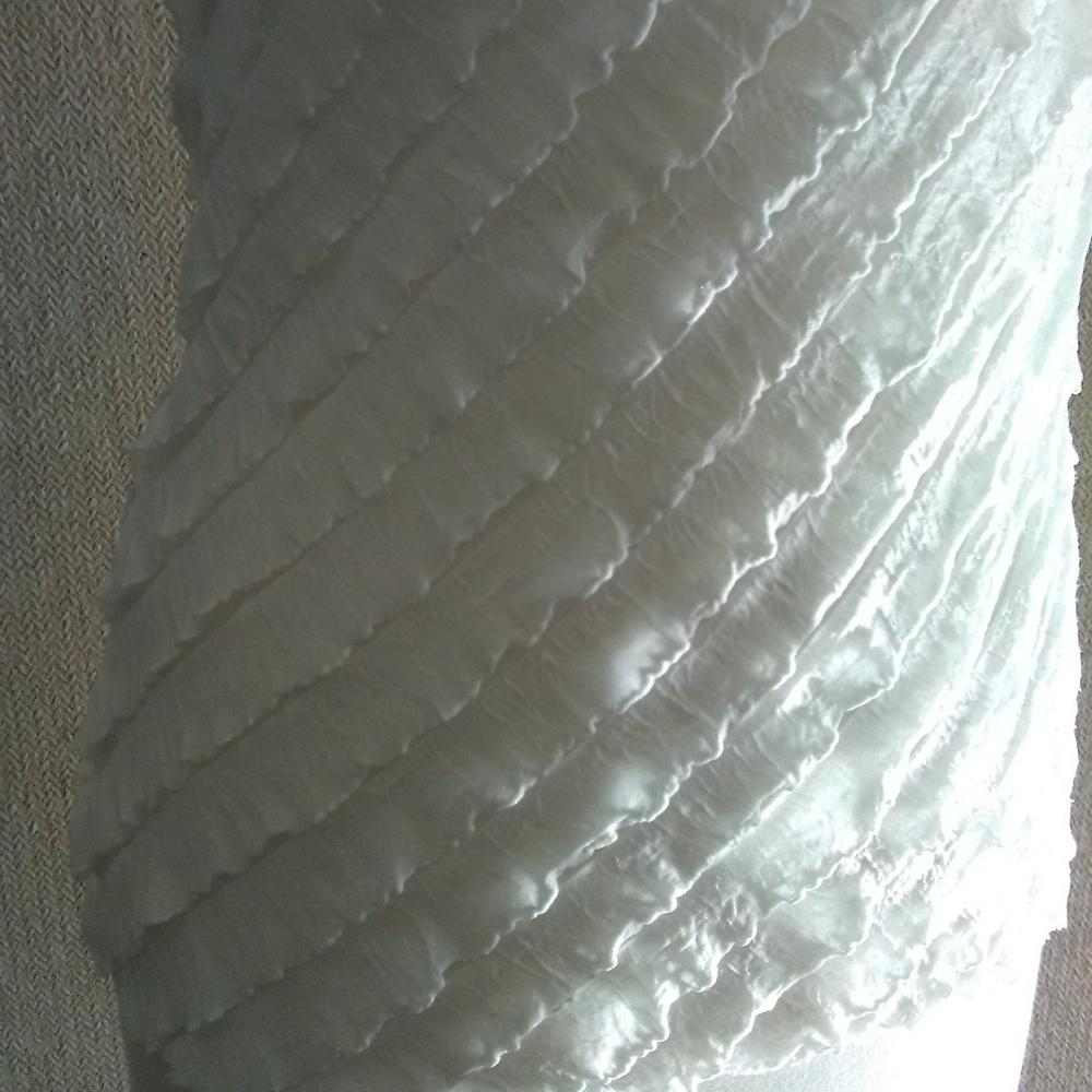 Beautiful LAVISH Ruffle Tee - Picture 3 of 11